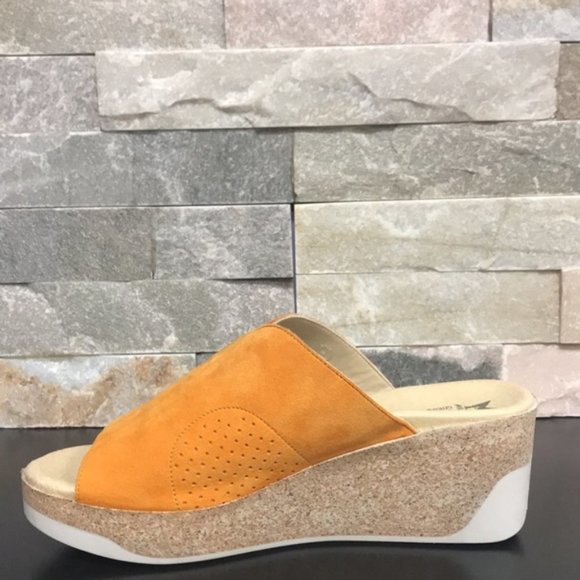 Mephisto Giuletta Women's Wedge Slide Sandal - Picture 3 of 6